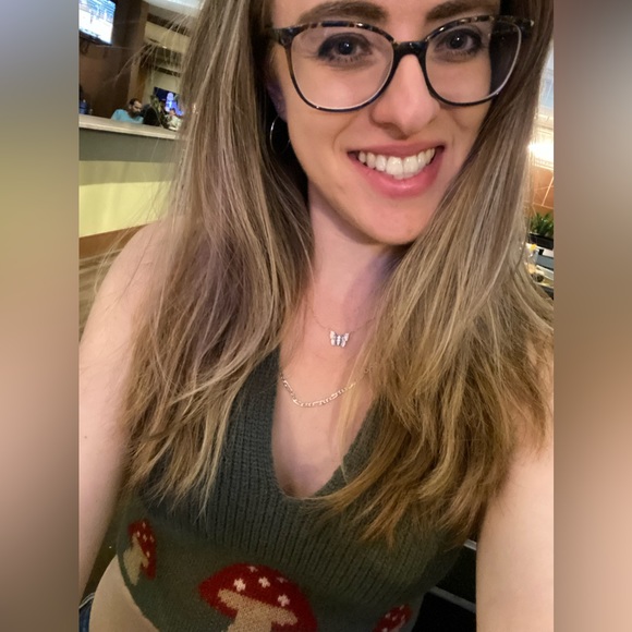 Meet your Posher, Ashley. Welcome to my closet!!! ❤️😊🤗 - Picture 1 of 1